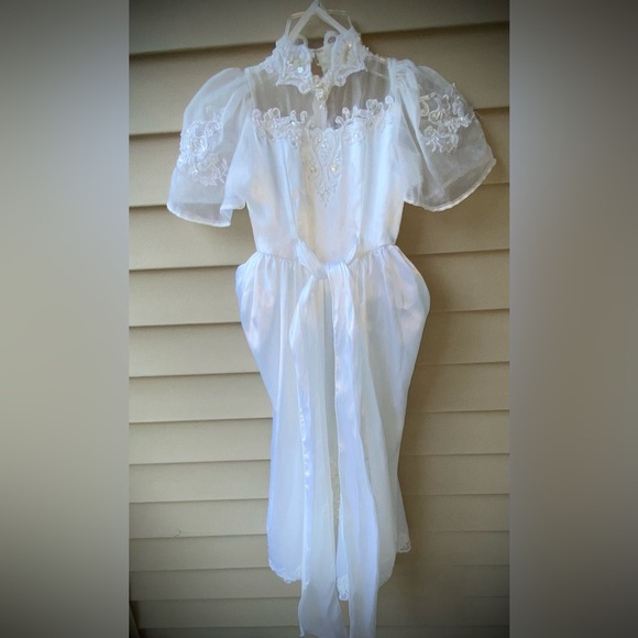 Vintage Sz-6 Long Flower Girl Wedding Dress, Elegant White Satin w/Bustle & Bow - Picture 2 of 16